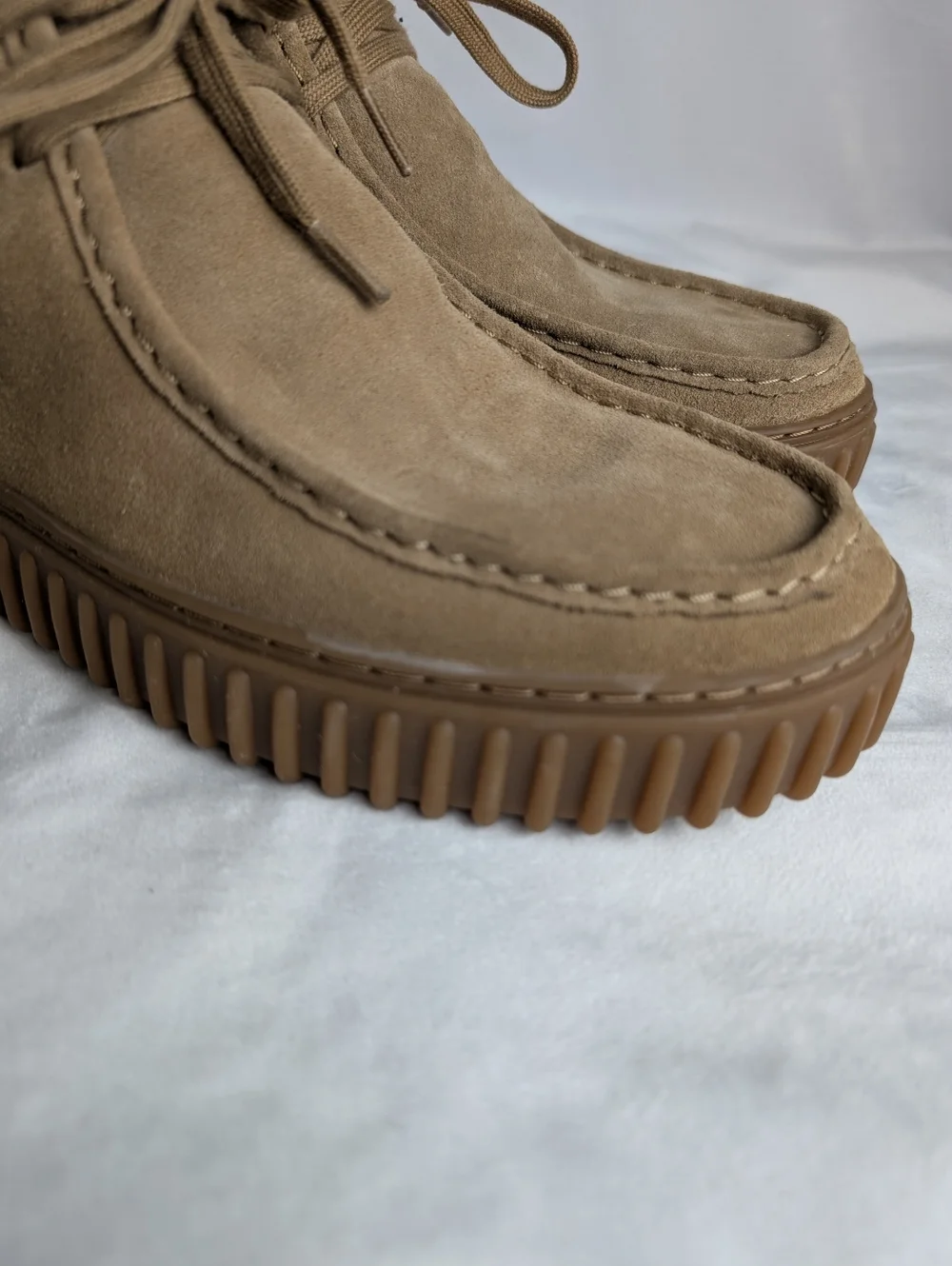 Clarks Men’s Suede Chukka Boots in Tan